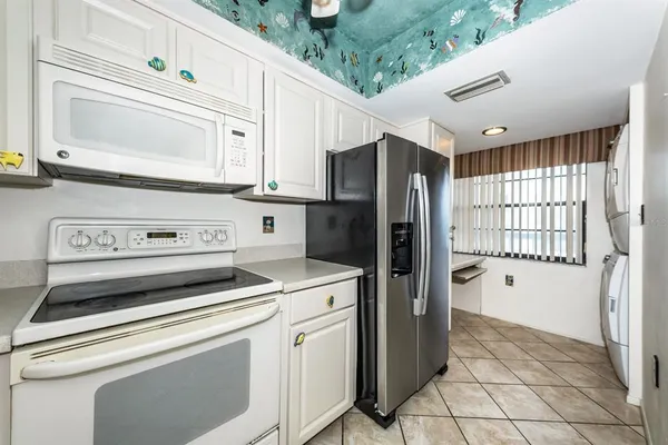 $185,000 | 9860 62nd Avenue North, Unit 1025, St. Petersburg, FL 33708