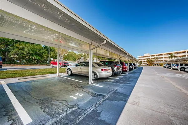 $185,000 | 9860 62nd Avenue North, Unit 1025, St. Petersburg, FL 33708