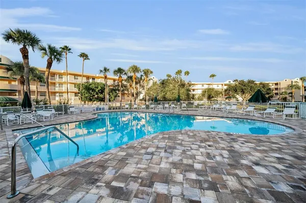 $185,000 | 9860 62nd Avenue North, Unit 1025, St. Petersburg, FL 33708