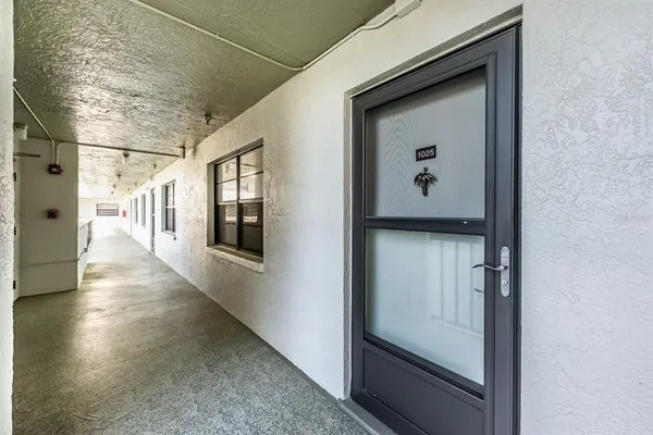 $185,000 | 9860 62nd Avenue North, Unit 1025, St. Petersburg, FL 33708