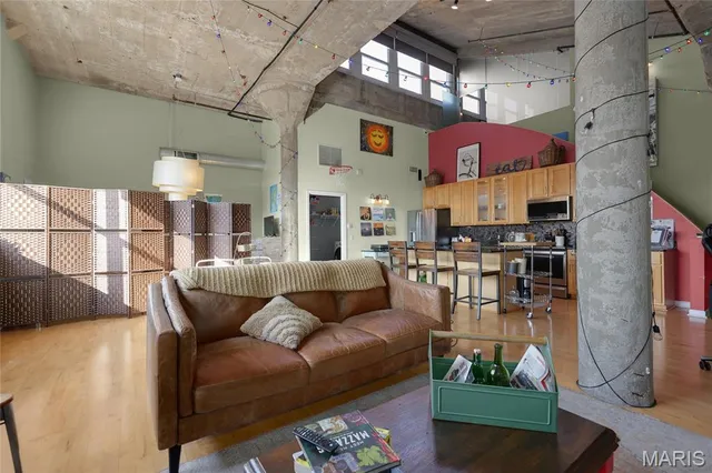 $220,000 | 1511 Locust Street, Unit 805, St. Louis, MO 63103