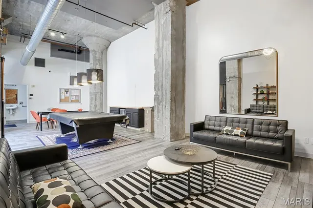 $220,000 | 1511 Locust Street, Unit 805, St. Louis, MO 63103