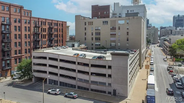 $220,000 | 1511 Locust Street, Unit 805, St. Louis, MO 63103