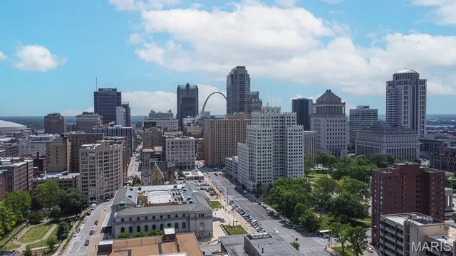 $220,000 | 1511 Locust Street, Unit 805, St. Louis, MO 63103