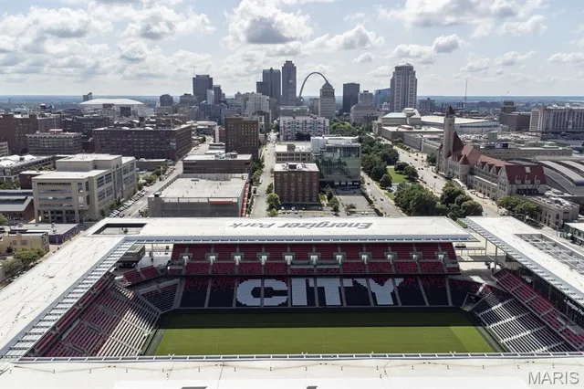 $220,000 | 1511 Locust Street, Unit 805, St. Louis, MO 63103