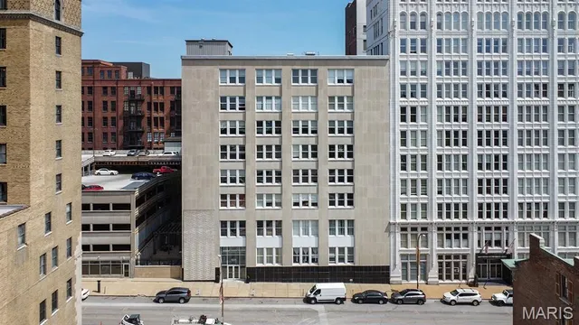 $220,000 | 1511 Locust Street, Unit 805, St. Louis, MO 63103