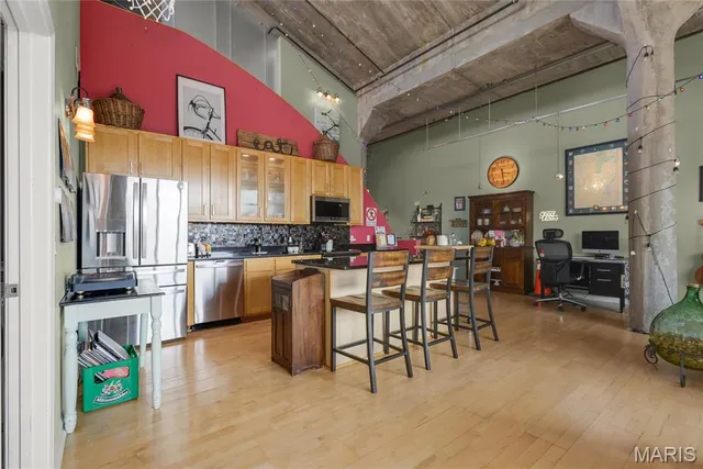 $220,000 | 1511 Locust Street, Unit 805, St. Louis, MO 63103