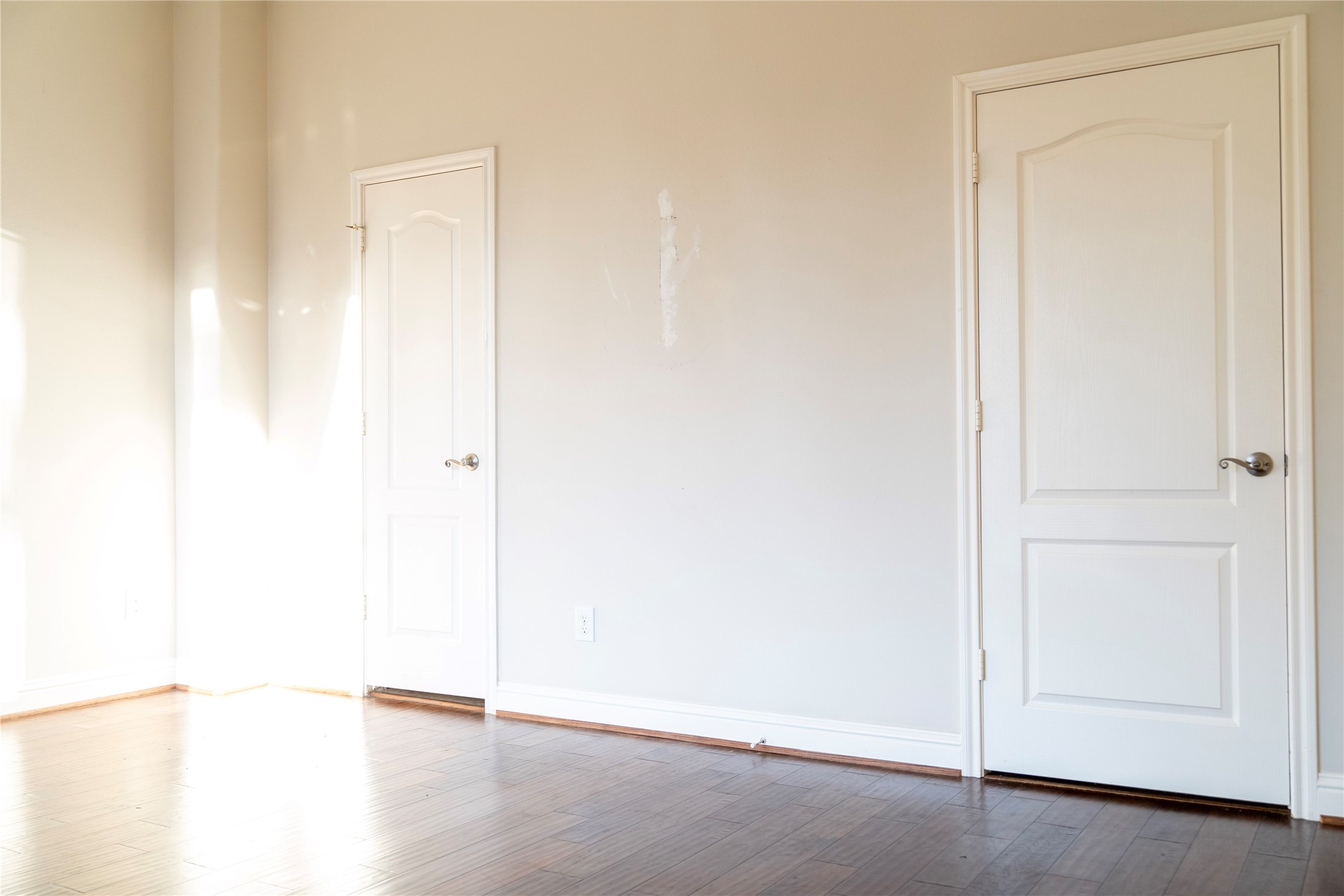 1419 Colorado Street Houston, TX 77007 - Photo 21 of 42 Bedroom 2 has jack and Jill bathroom