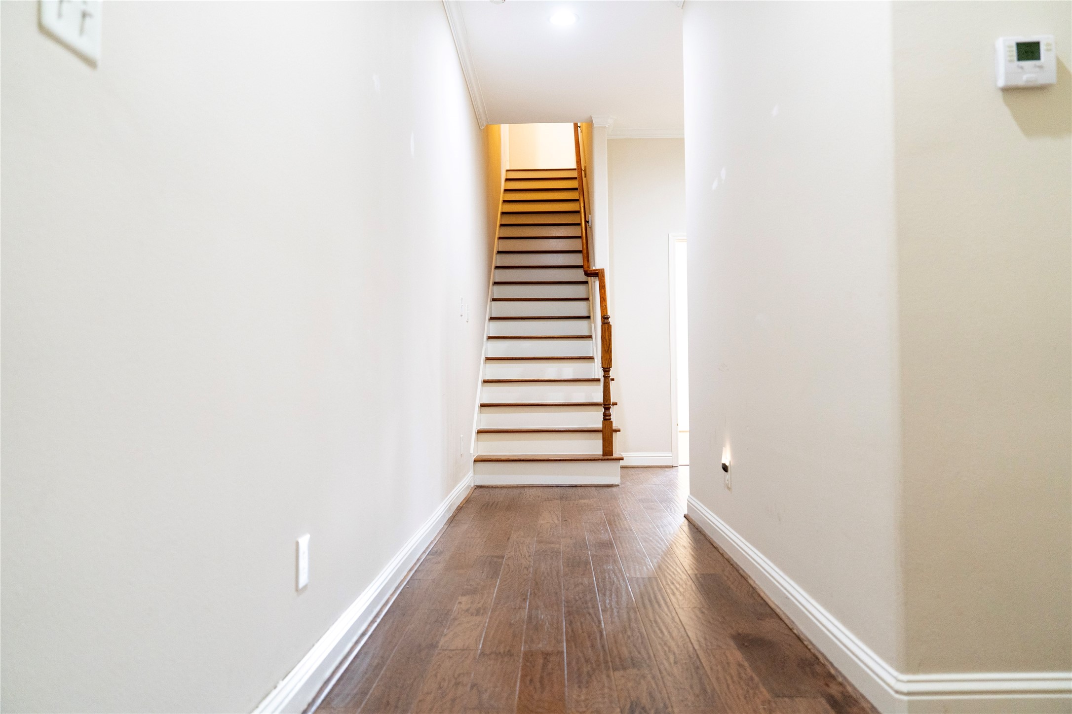 1419 Colorado Street Houston, TX 77007 - Photo 33 of 42 Hallway 2nd floor