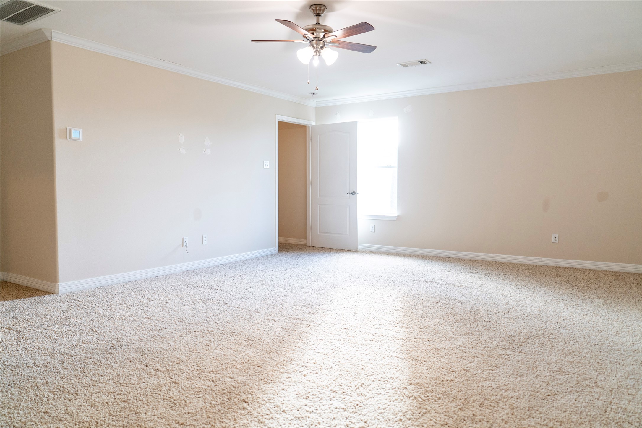 1419 Colorado Street Houston, TX 77007 - Photo 36 of 42 3rd floor flex space bedroom 4 or game room has a large closet and private bathroom with a shower.