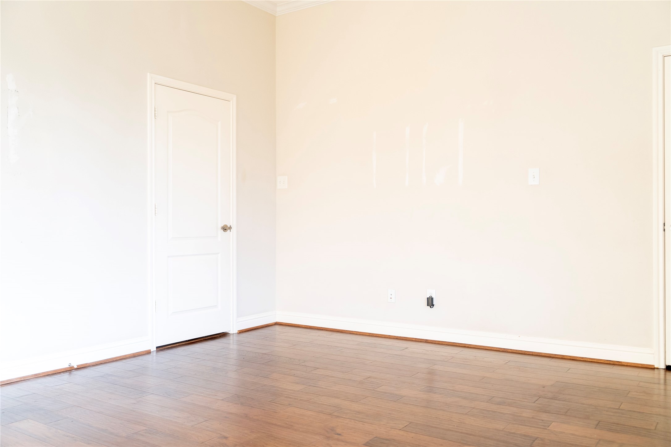 1419 Colorado Street Houston, TX 77007 - Photo 37 of 42 Bedroom 3 is connected to the Jack and Jill bathroom.