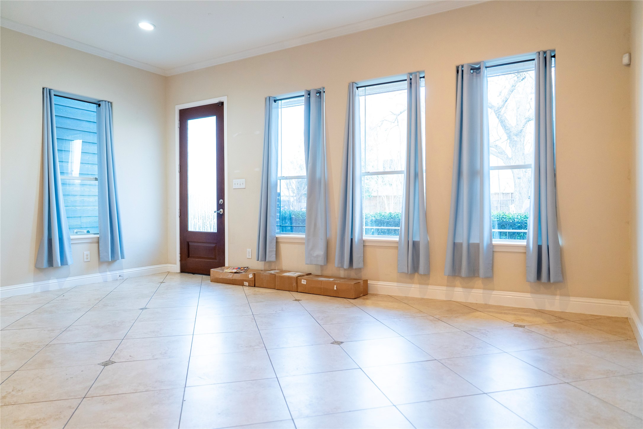 1419 Colorado Street Houston, TX 77007 - Photo 7 of 42 Living Room