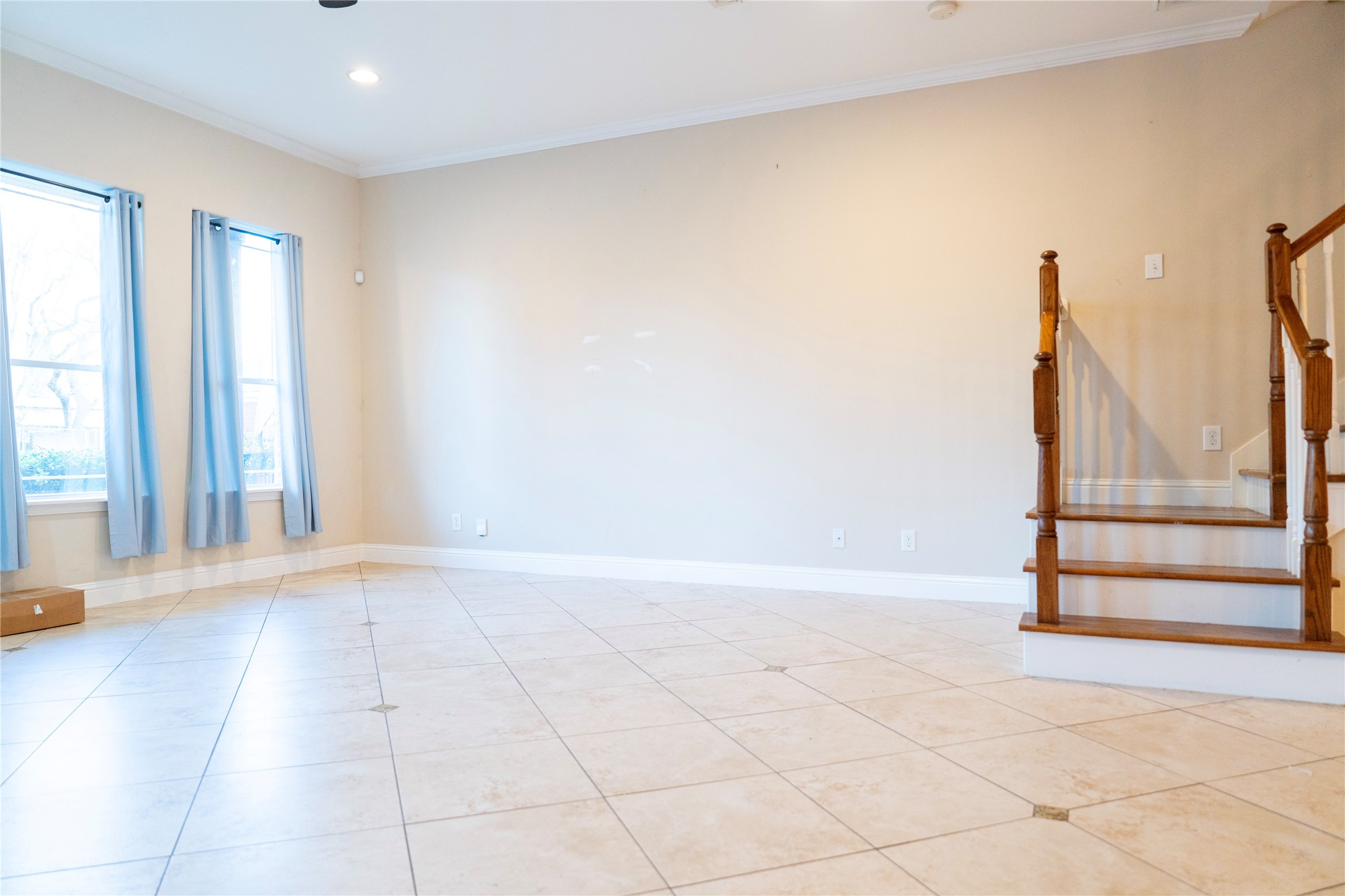 1419 Colorado Street Houston, TX 77007 - Photo 10 of 42 Living room area