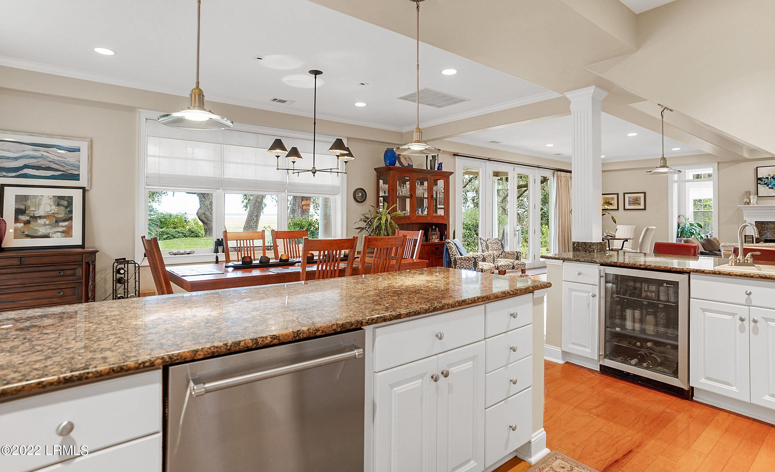 6818 State Rd S-7-718 Beaufort, SC 29906 - Photo 15 of 47 Kitchen
