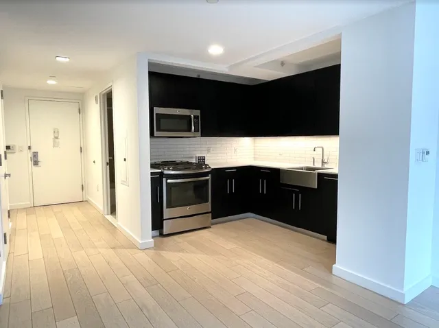 $3,497 | 535 West 43rd Street, Unit NORTH 3J | Hell's Kitchen