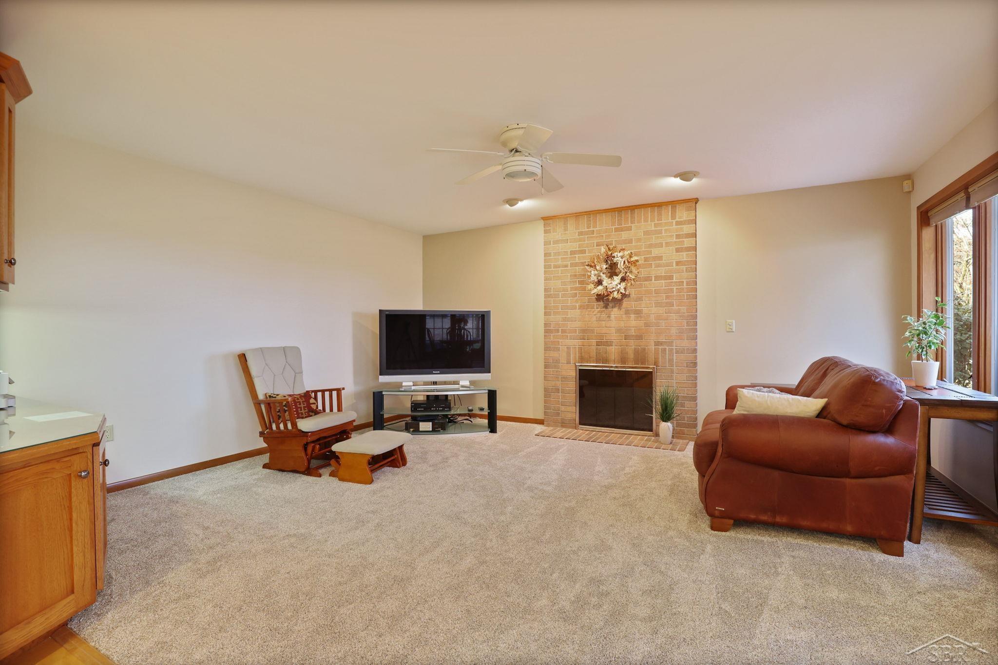 3622 Sunningdale Road North Saginaw, MI 48604 - Photo 16 of 44 50188075-27f09b10-3ed1-474c-a427-8e610f5bbd62.JPG