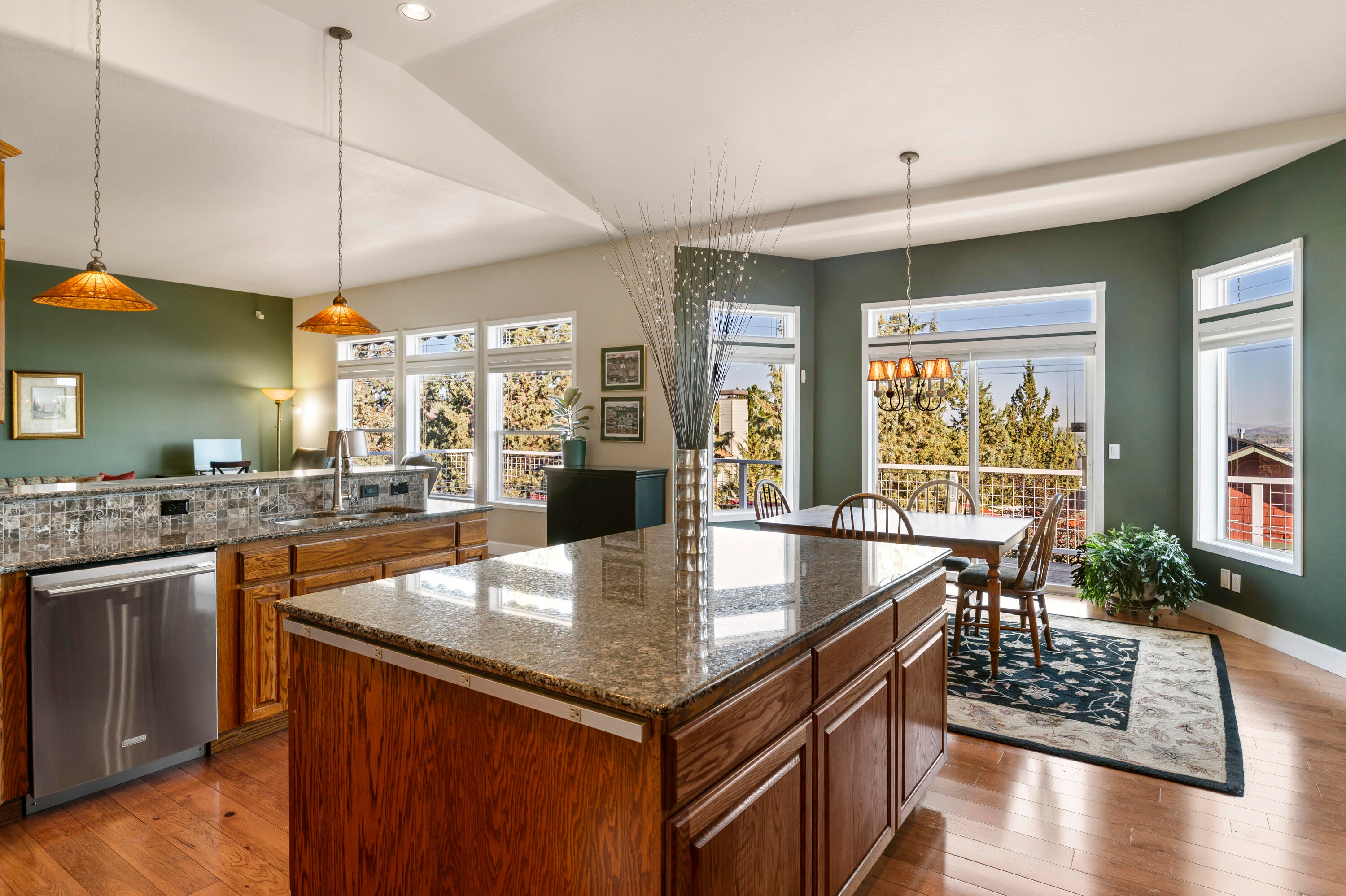 3735 Southwest Timber Avenue Redmond, OR 97756 - Photo 13 of 46 Kitchen Island