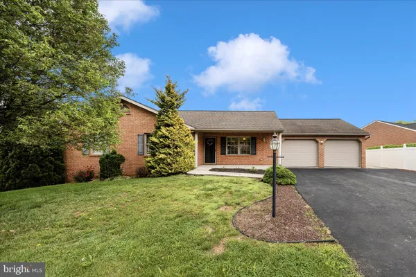 $489,900 | 235 Montclair Court, Hagerstown, MD 21742
