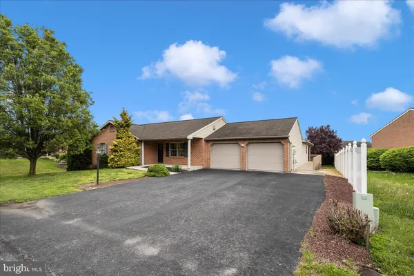 $489,900 | 235 Montclair Court, Hagerstown, MD 21742