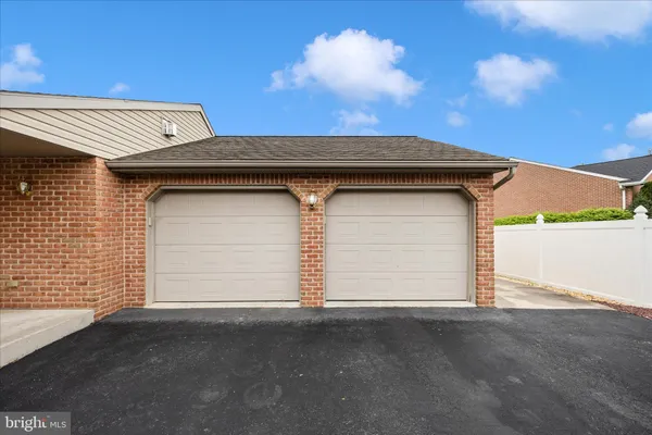 $489,900 | 235 Montclair Court, Hagerstown, MD 21742