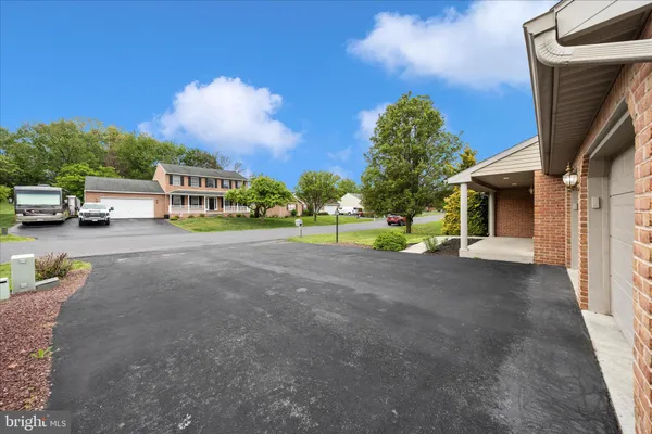 $489,900 | 235 Montclair Court, Hagerstown, MD 21742