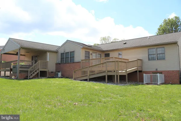 $489,900 | 235 Montclair Court, Hagerstown, MD 21742