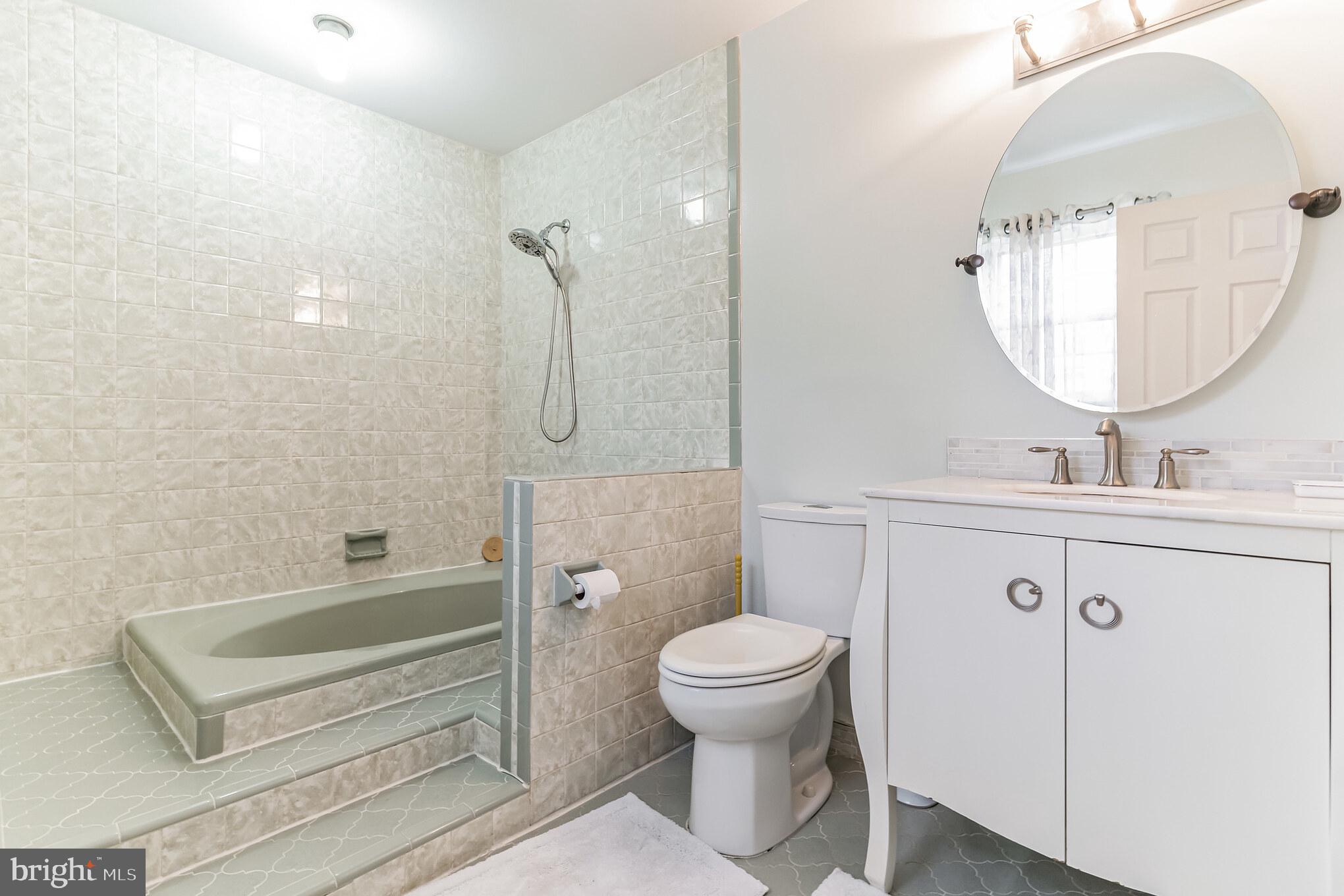 11500 Chantilly Lane Bowie, MD 20721 - Photo 20 of 39 Master Bathroom