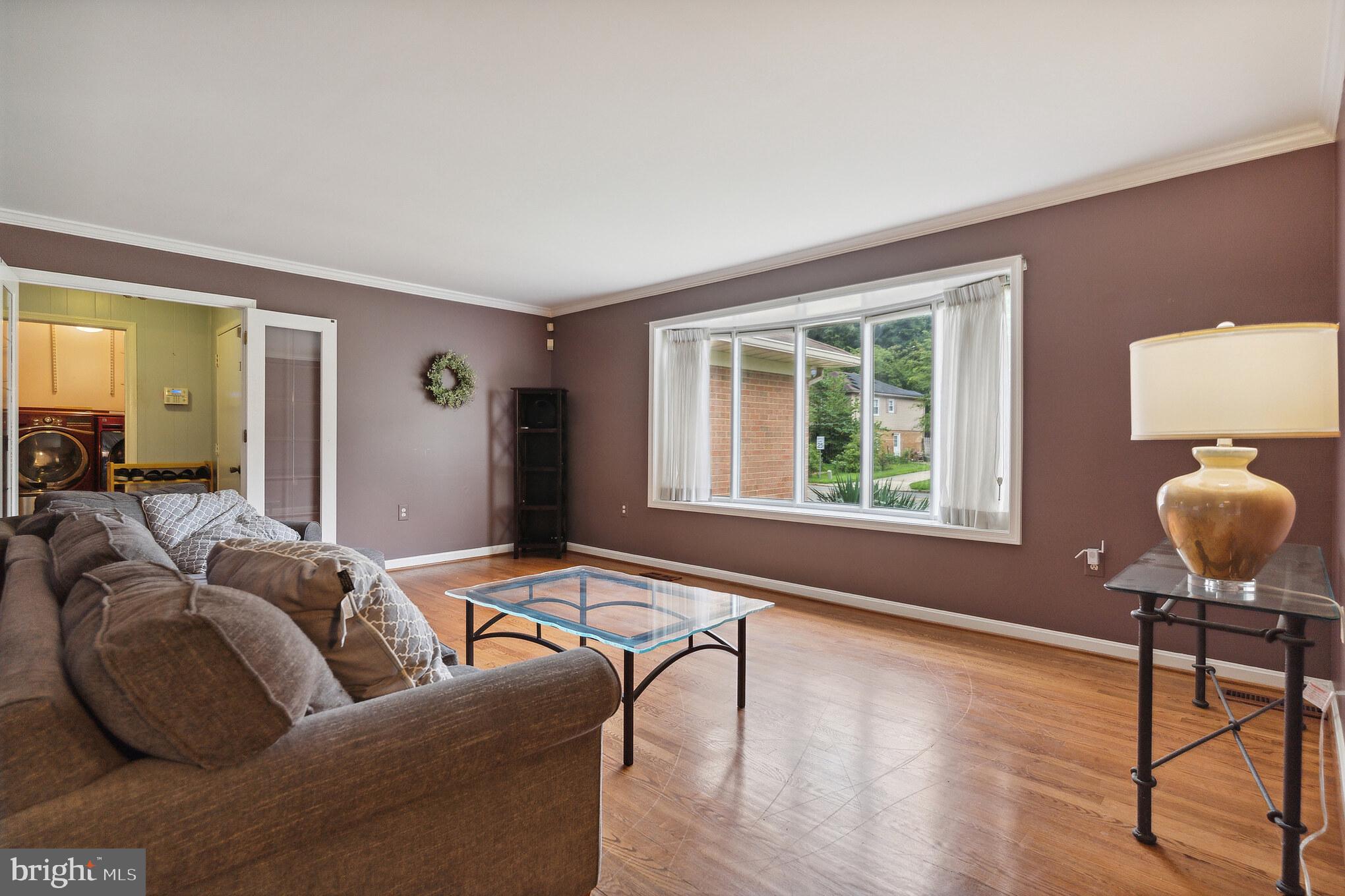 11500 Chantilly Lane Bowie, MD 20721 - Photo 4 of 39 Living room