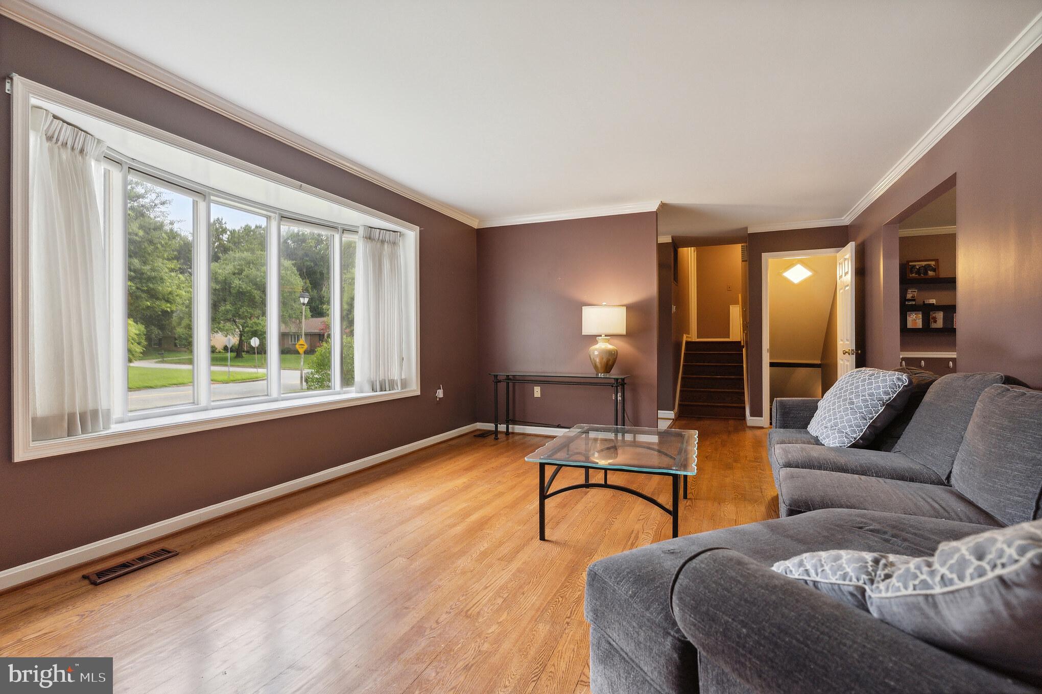 11500 Chantilly Lane Bowie, MD 20721 - Photo 5 of 39 Living room with bay window