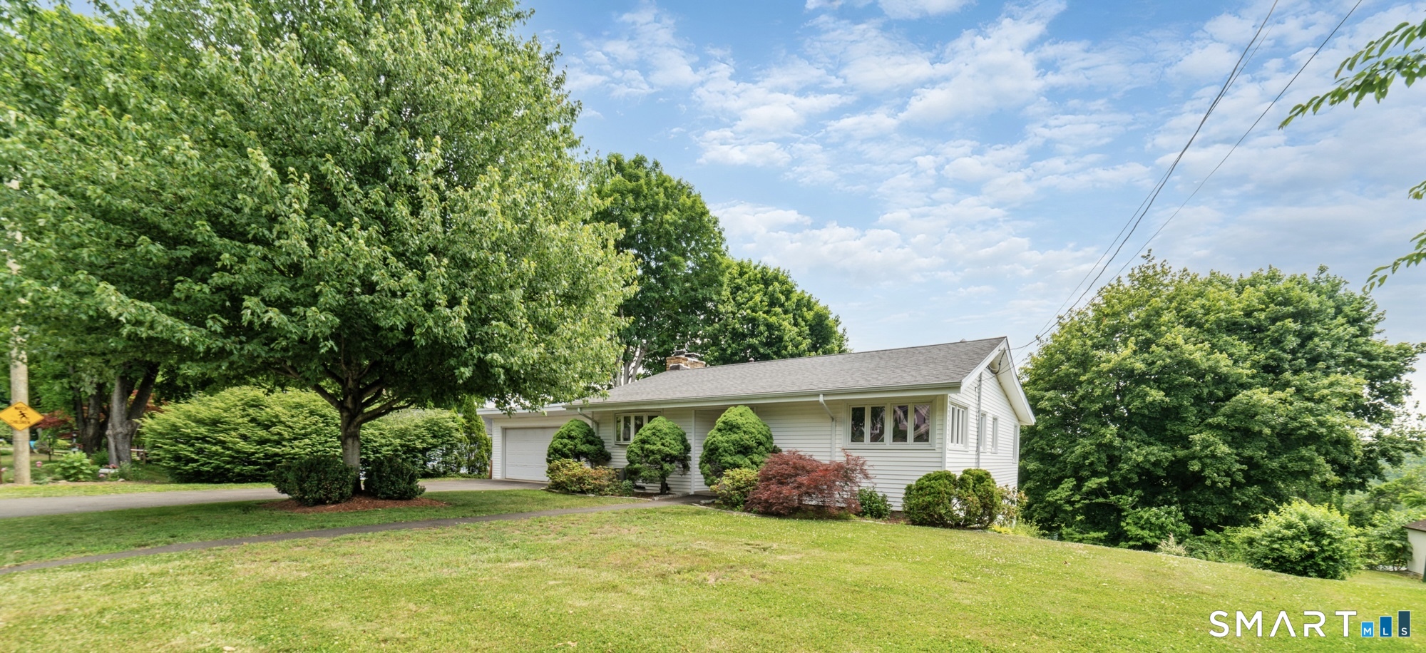 72 Calhoun Avenue Trumbull, CT 06611 - Photo 3 of 40