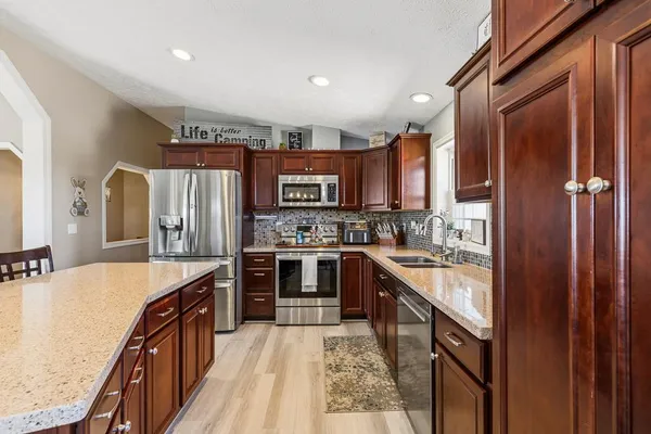 $575,000 | 17371 220th Street, Lucan, MN 56255