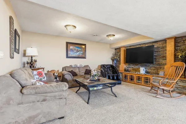$575,000 | 17371 220th Street, Lucan, MN 56255