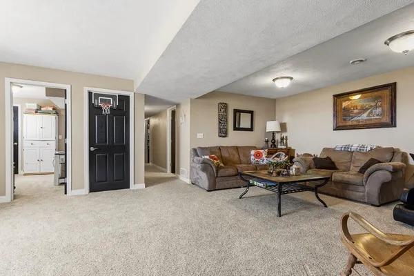 $575,000 | 17371 220th Street, Lucan, MN 56255