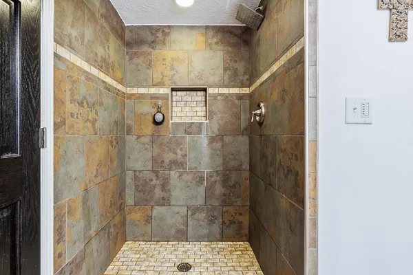 $575,000 | 17371 220th Street, Lucan, MN 56255