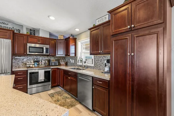 $575,000 | 17371 220th Street, Lucan, MN 56255