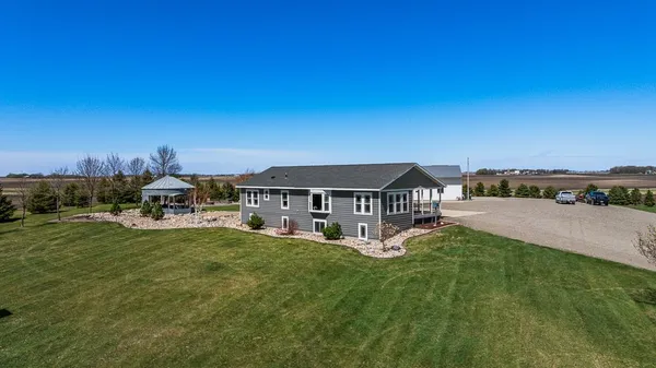 $575,000 | 17371 220th Street, Lucan, MN 56255