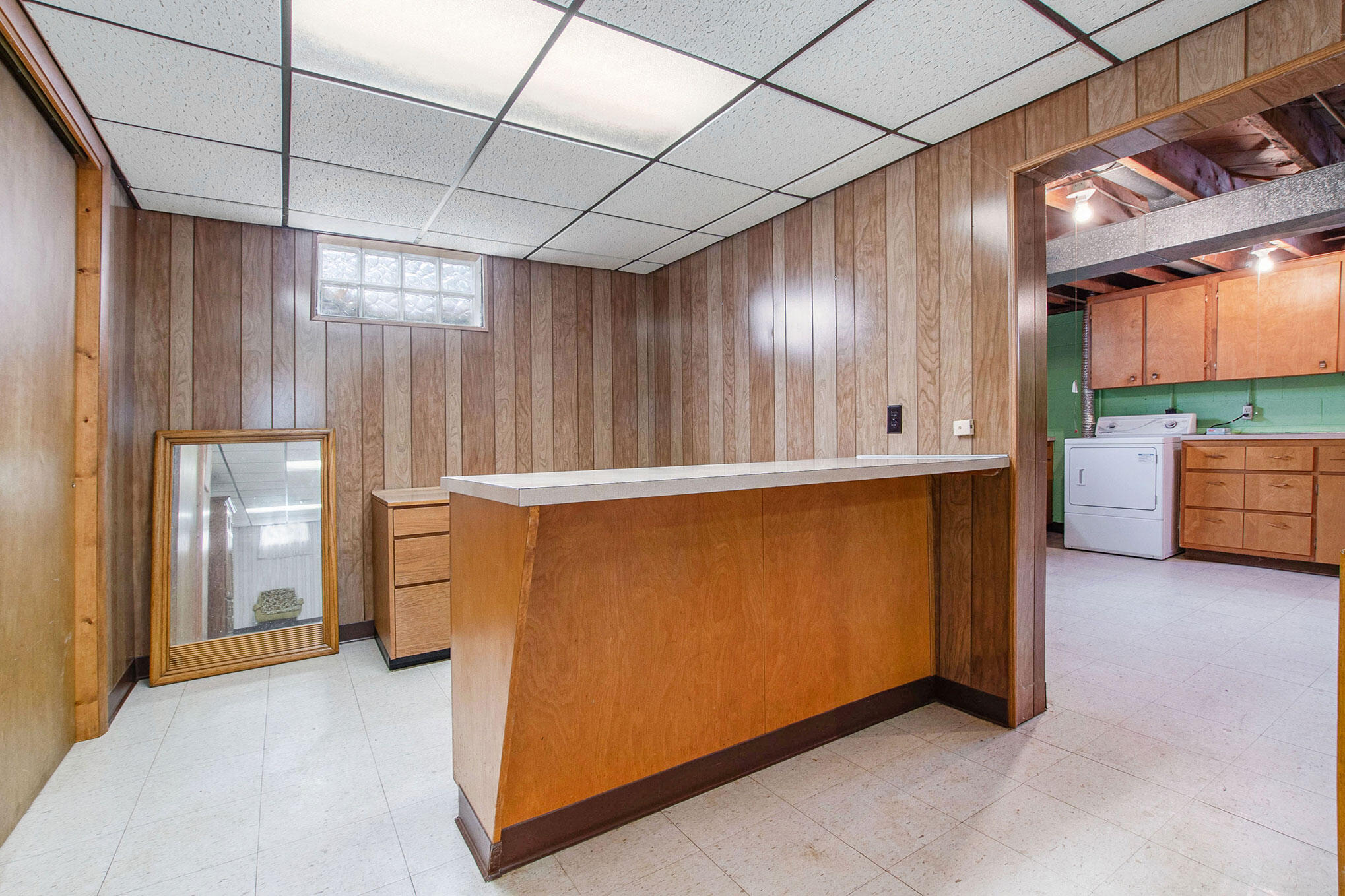 218 South Fruitport Road Spring Lake, MI 49456 - Photo 15 of 31 Bar