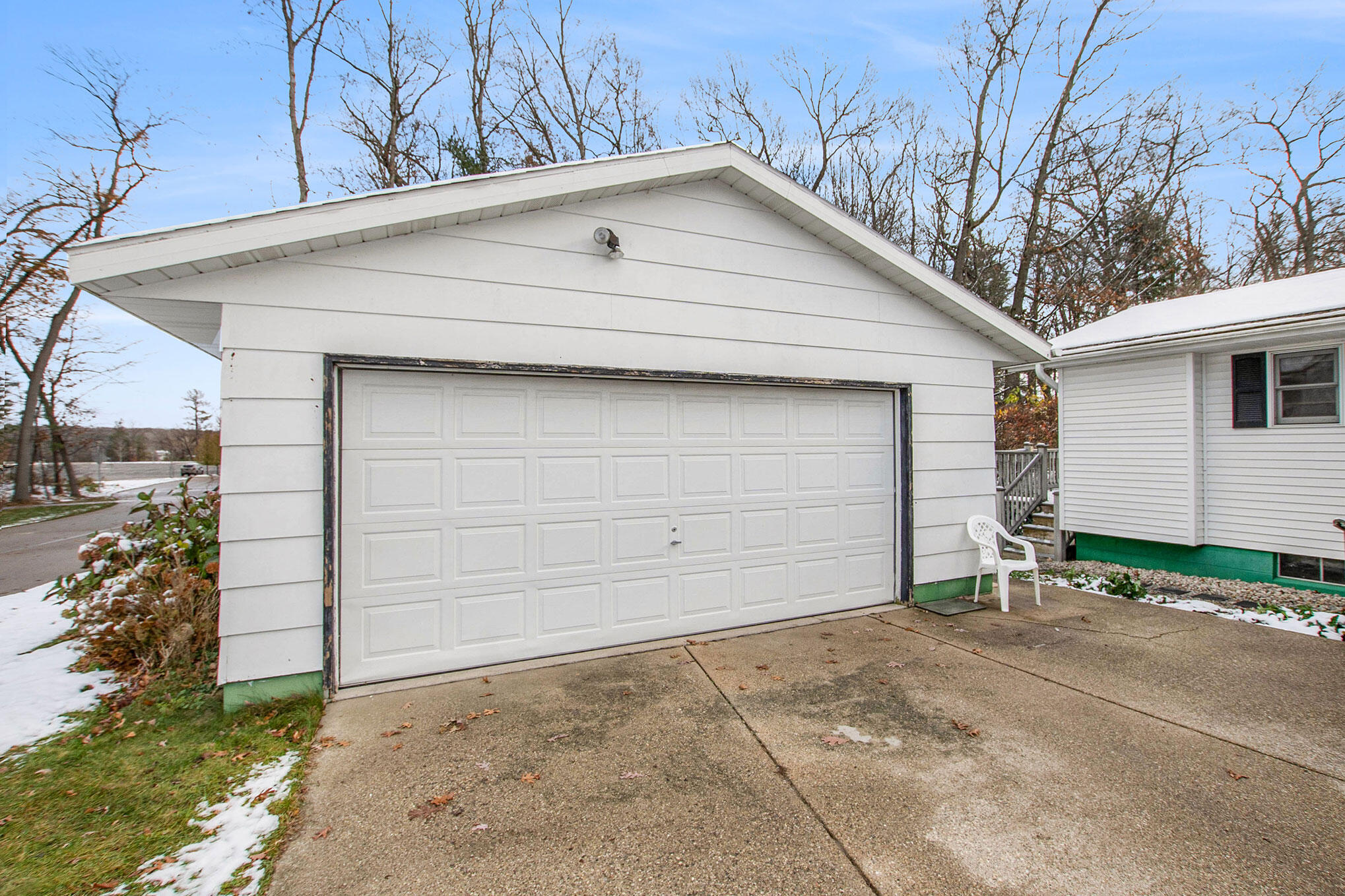 218 South Fruitport Road Spring Lake, MI 49456 - Photo 18 of 31 Garage