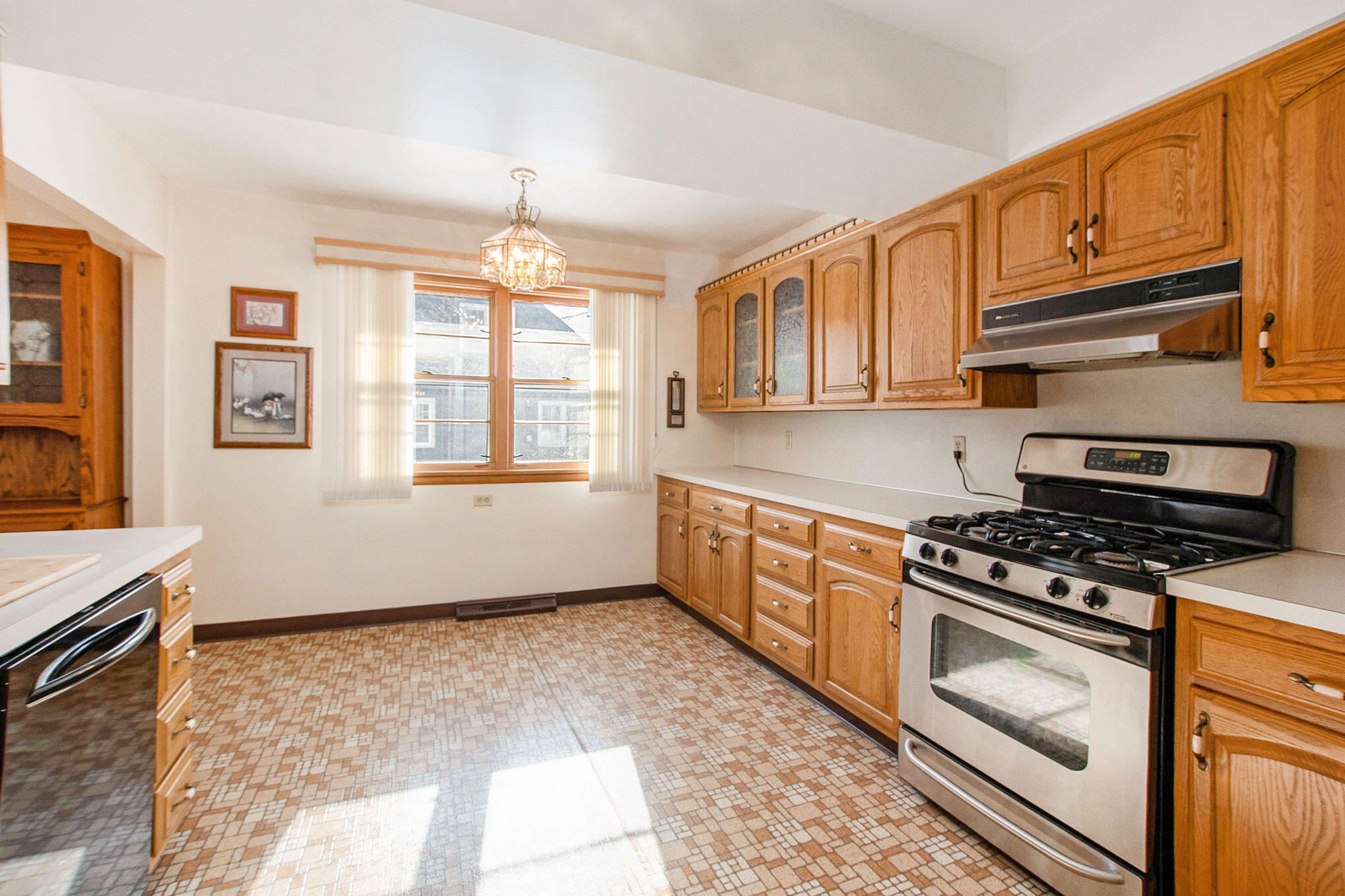 218 South Fruitport Road Spring Lake, MI 49456 - Photo 3 of 31 Kitchen