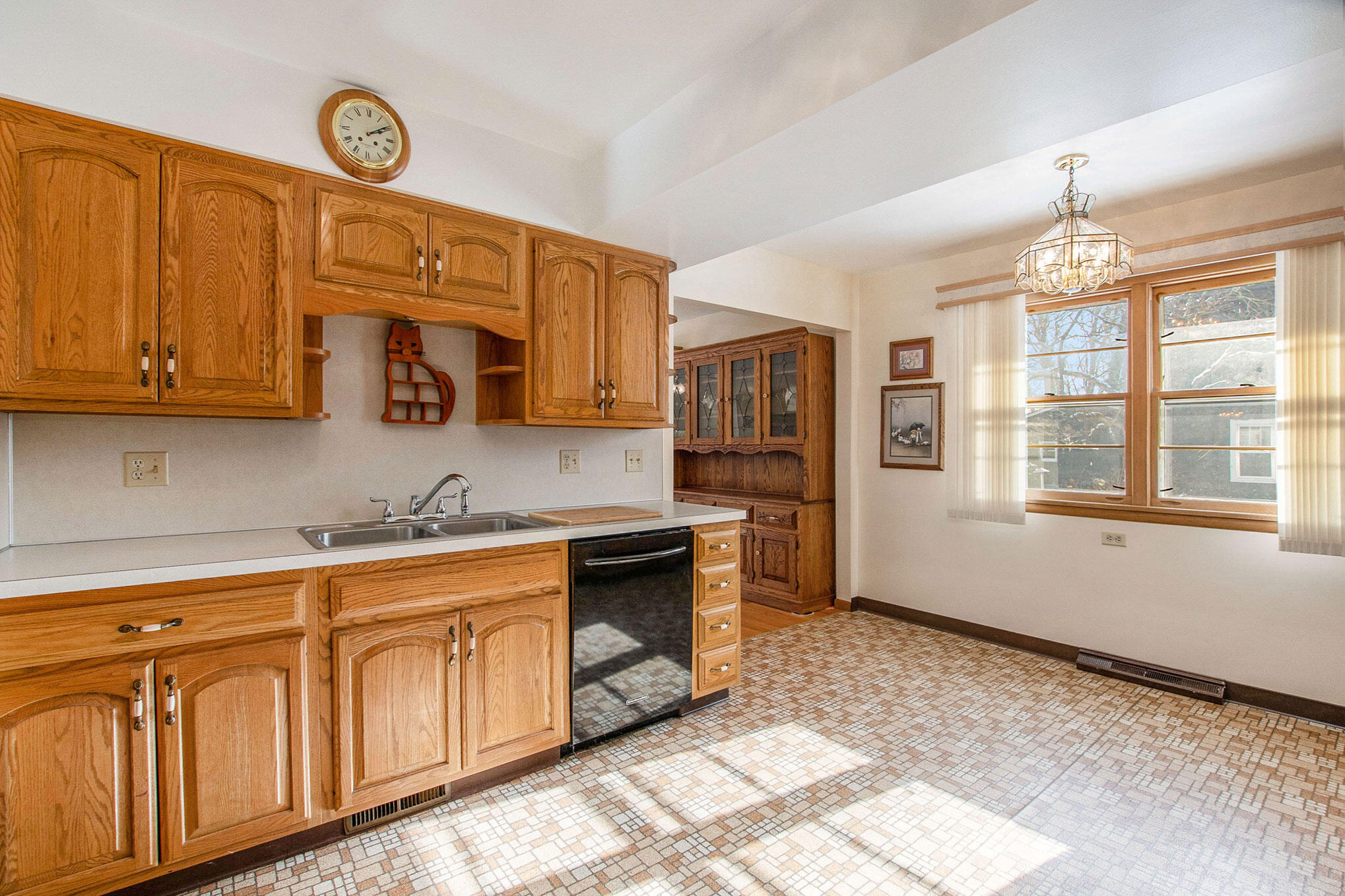 218 South Fruitport Road Spring Lake, MI 49456 - Photo 5 of 31 Kitchen