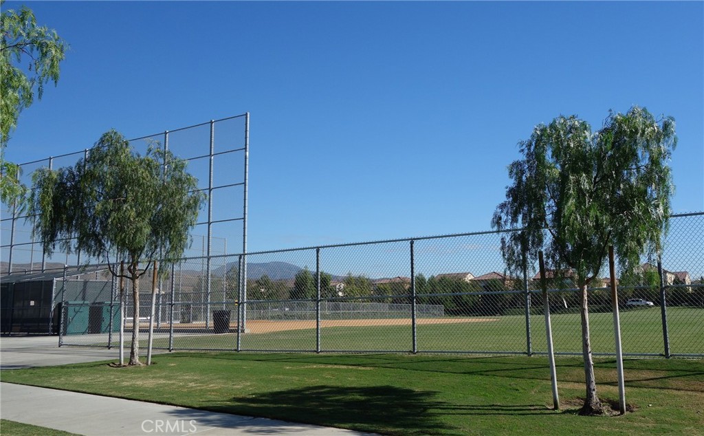 238 Shelbourne Irvine, CA 92620 - Photo 33 of 36 a view of a park with a apartment