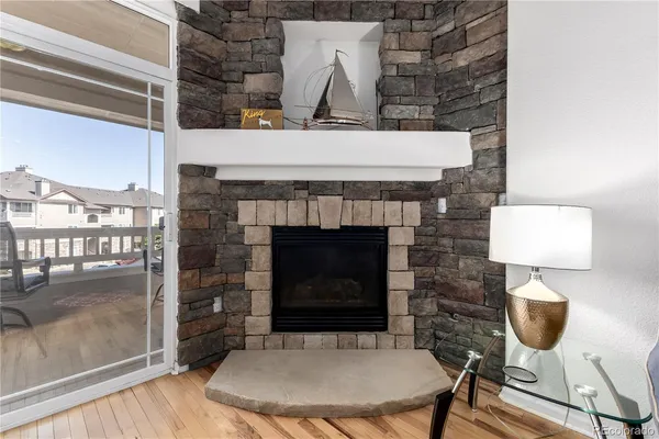 a view of a livingroom with furniture