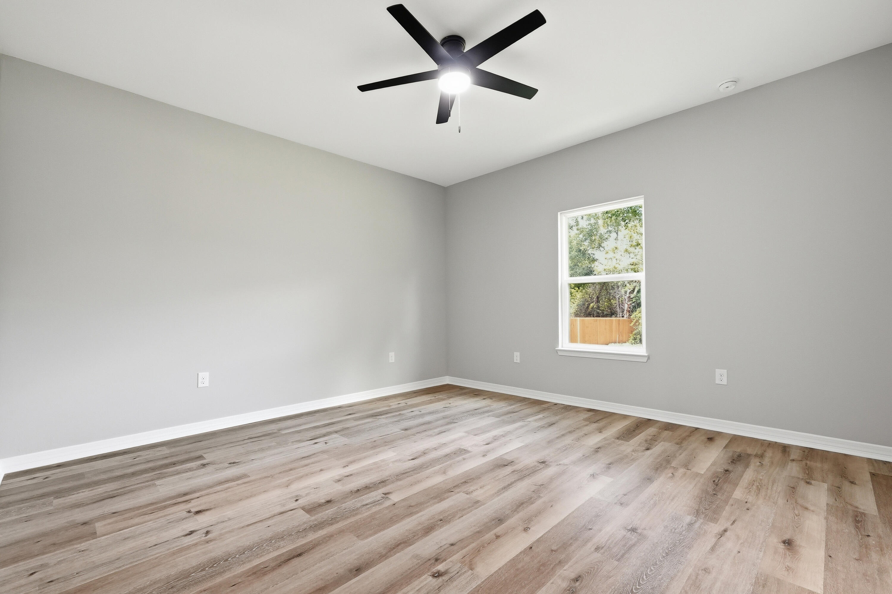 6140 Clover Street Crestview, FL 32539 - Photo 41 of 58 6140 clover st-37
