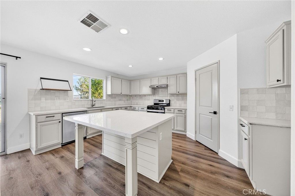 33650 Abbey Road Temecula, CA 92592 - Photo 2 of 61