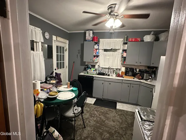 $215,000 | 9 Western Parkway, Schenectady, NY 12304