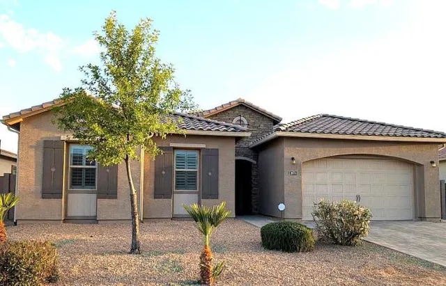$868,900 | 1073 East Holland Park Drive, Gilbert, AZ 85297
