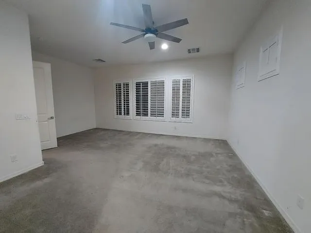 $868,900 | 1073 East Holland Park Drive, Gilbert, AZ 85297