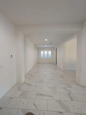 $868,900 | 1073 East Holland Park Drive, Gilbert, AZ 85297