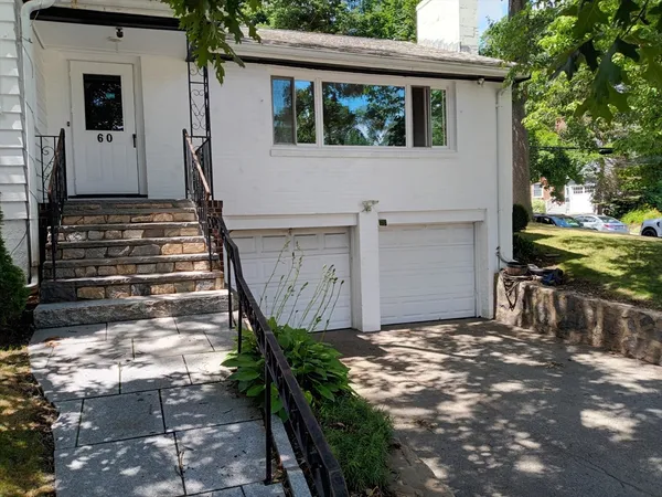 $5,200 | 60 Brookline Street, Unit 60, Newton, MA 02467
