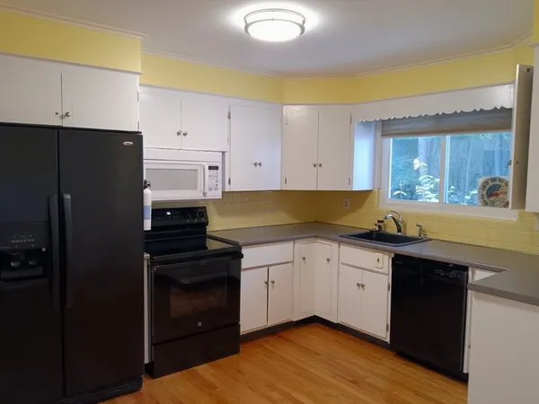 $5,200 | 60 Brookline Street, Unit 60, Newton, MA 02467